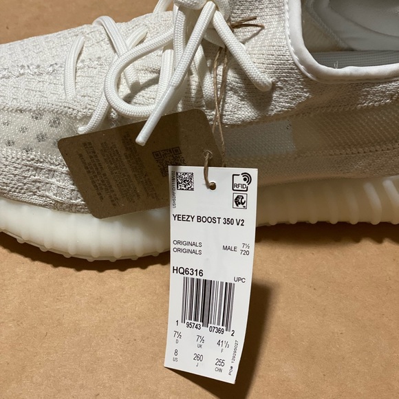 Yeezy Boost 350 V2, white, size men’s 8, new with box. - Picture 3 of 8